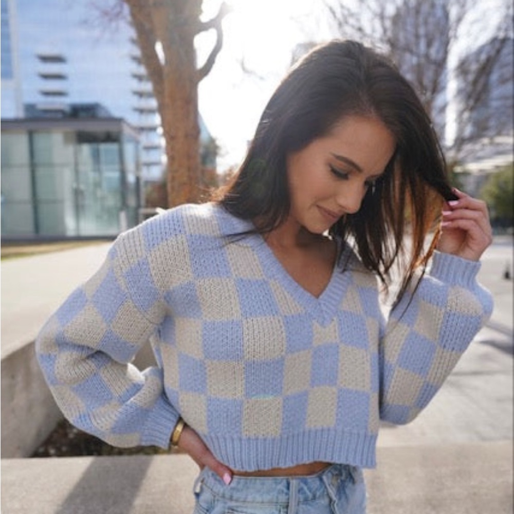 ✨Checkered Crop Sweater- Baby Blue ✨😍